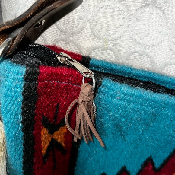 Saddle Blanket Shoulder Bag - Picture 9 of 12